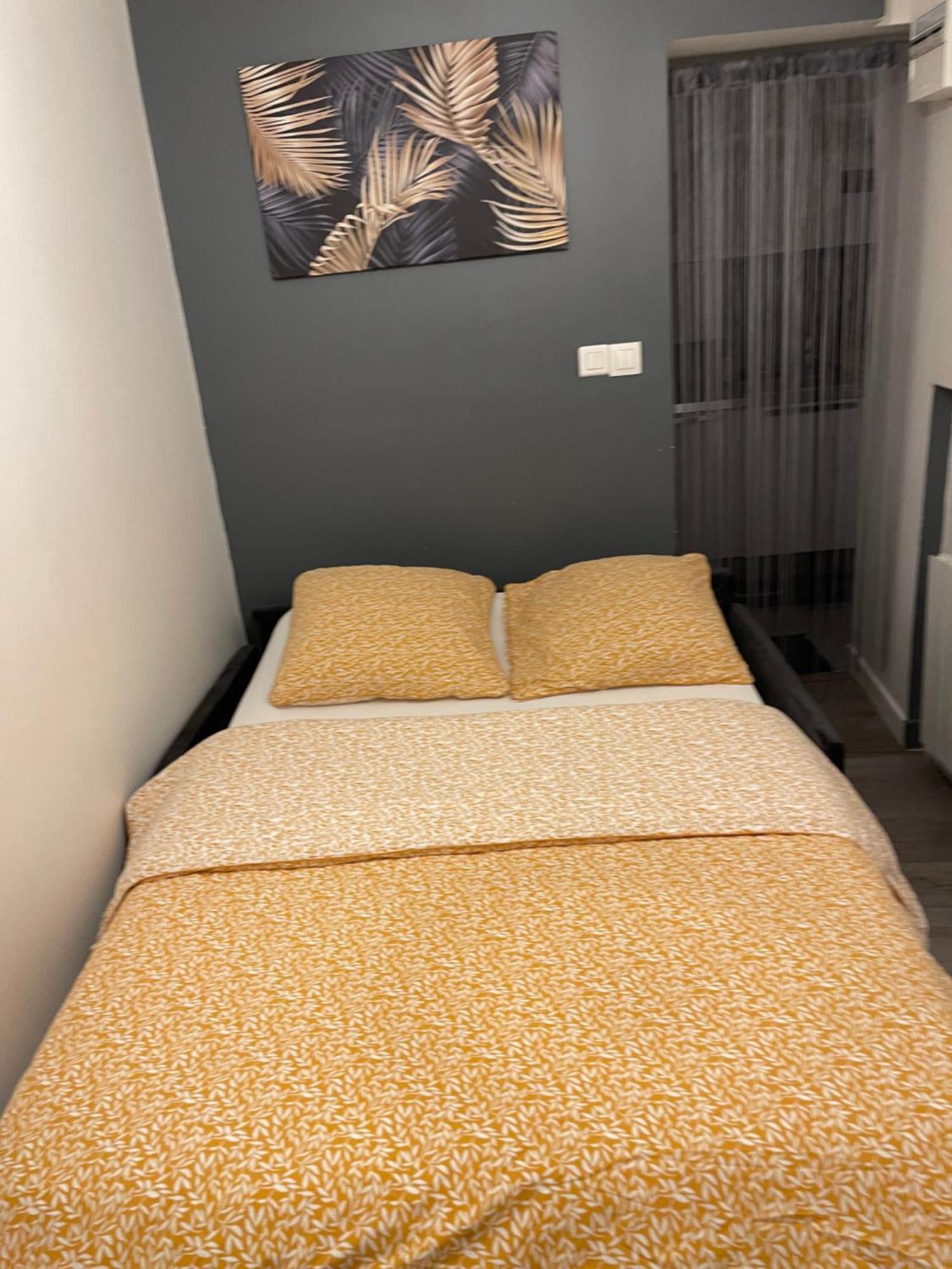 Studio Entierement Equipe A 10 Min De La Defense Сюрен Екстериор снимка