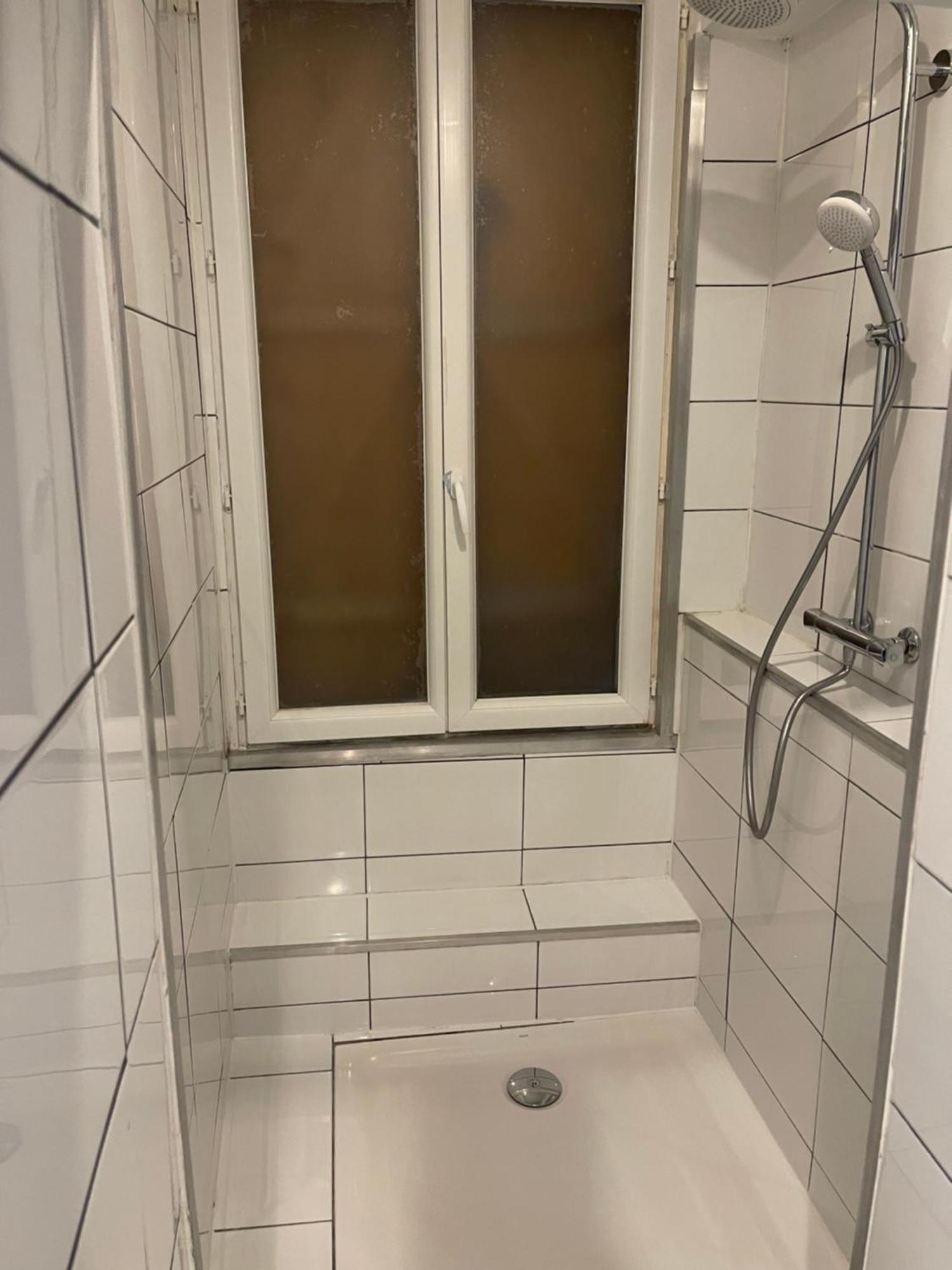Studio Entierement Equipe A 10 Min De La Defense Сюрен Екстериор снимка